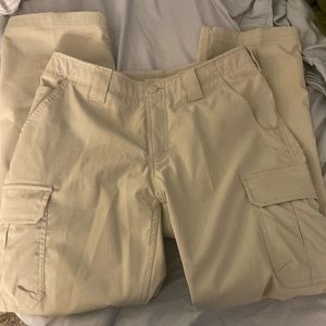 Men’s 32x30 under armor sandstorm pants